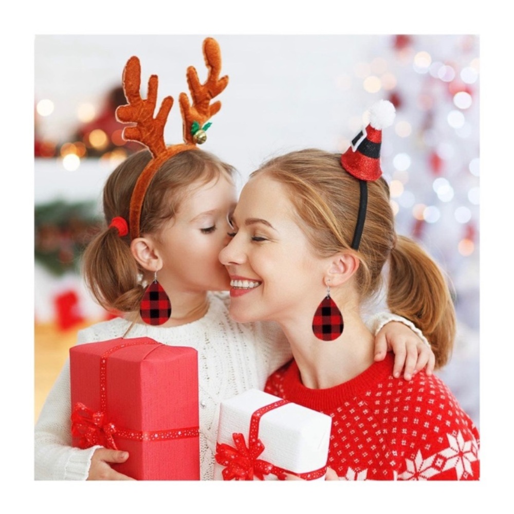 ❤️ 🎁 Tear Drop Red and Black Plaid Earrings ❤️ 🎁